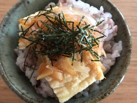 厚揚げのジンジャーオニオンソース丼